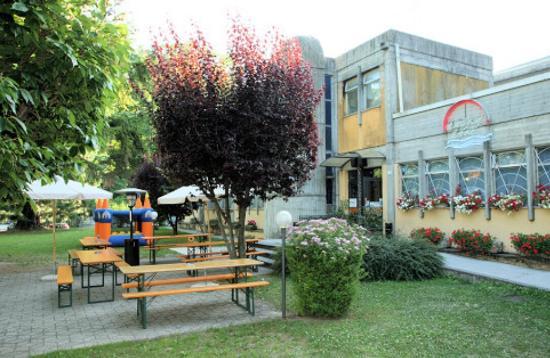 Lucky Lake Pizzeria Piano Bar